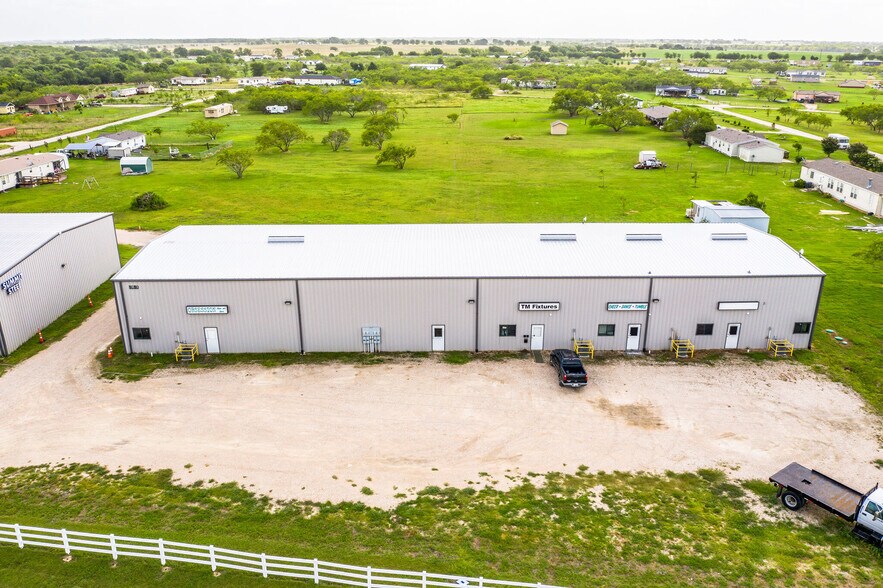 8081 E US Highway 175, Kemp, TX à vendre - Photo du bâtiment - Image 2 de 9