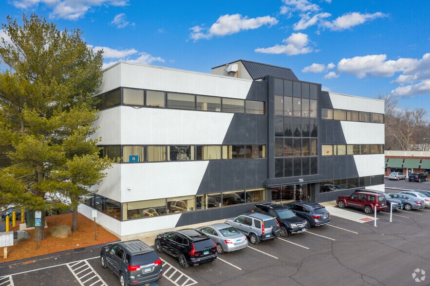 325 Boston Post Rd, Orange, CT à louer - Photo du bâtiment - Image 2 de 4