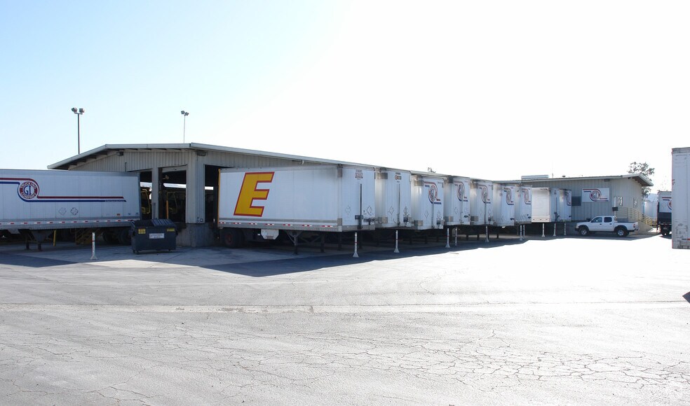 10891 Almond Ave, Fontana, CA for lease - Building Photo - Image 2 of 5