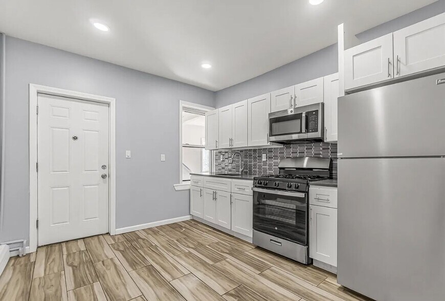 1220 Pembroke St, Bridgeport, CT for sale - Primary Photo - Image 1 of 1