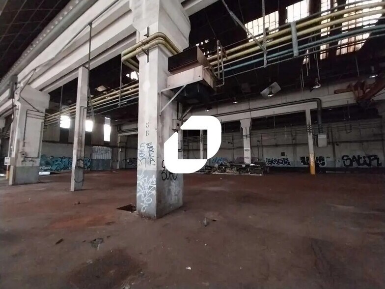 1 Rue De Montrond, Givors à louer - Photo du bâtiment - Image 3 de 17