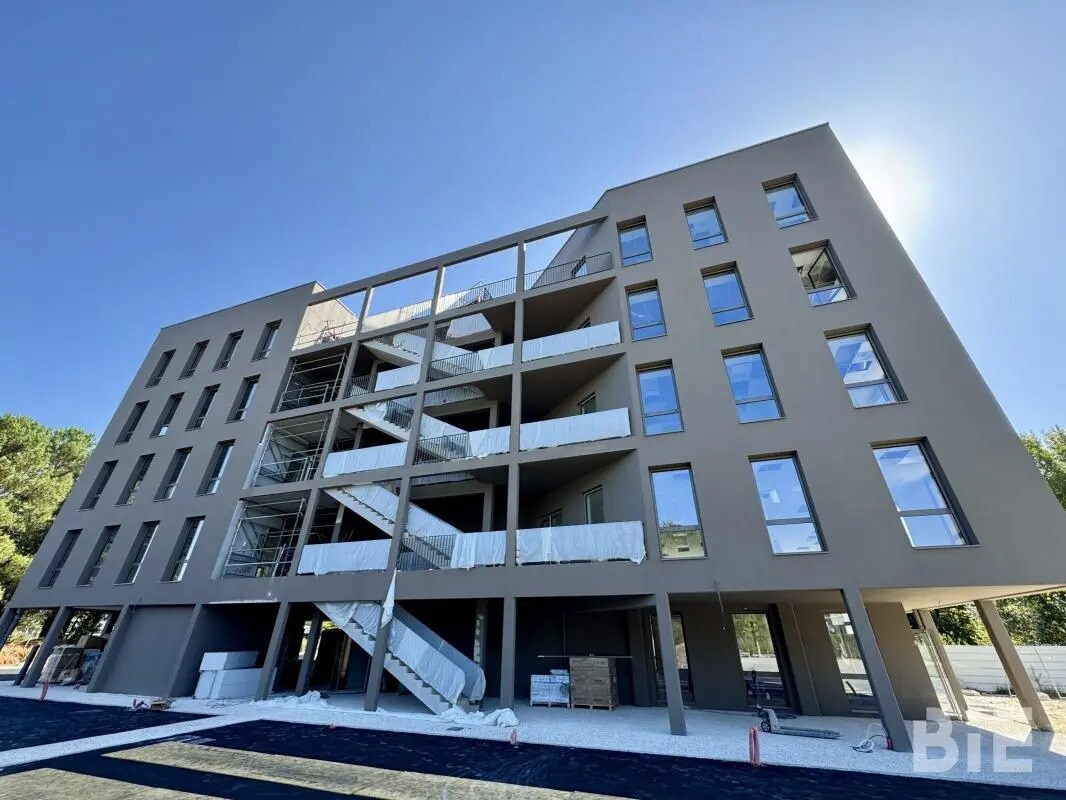 Office in Mérignac for lease Building Photo- Image 1 of 11