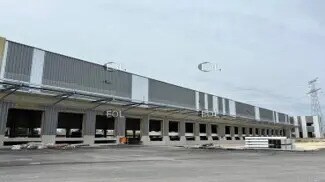 Industrial in Ayguemorte-les-Graves for lease Building Photo- Image 1 of 3