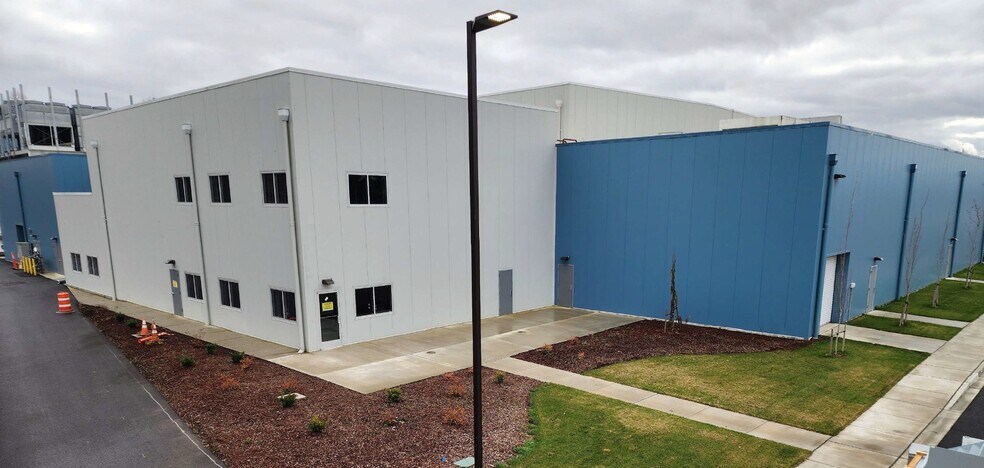 14101 45th Ave NE, Marysville, WA à vendre - Photo du bâtiment - Image 2 de 9