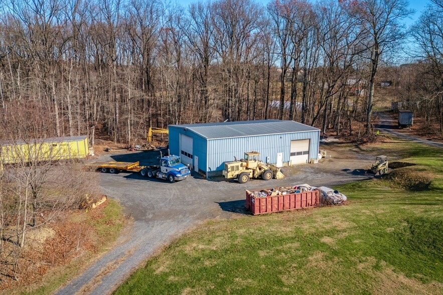 102 E Moorestown Rd, Wind Gap, PA à vendre - Photo du bâtiment - Image 2 de 14