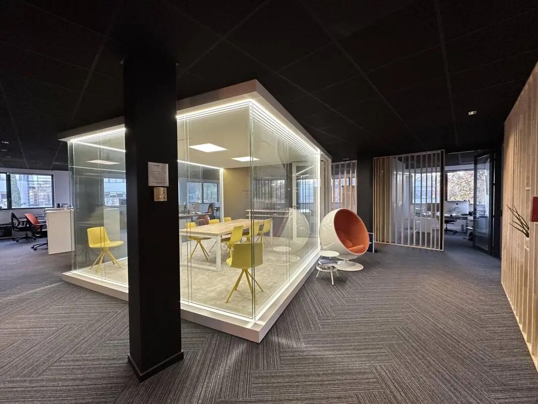 3 Allée Des Séquoias, Limonest for lease Interior Photo- Image 1 of 9