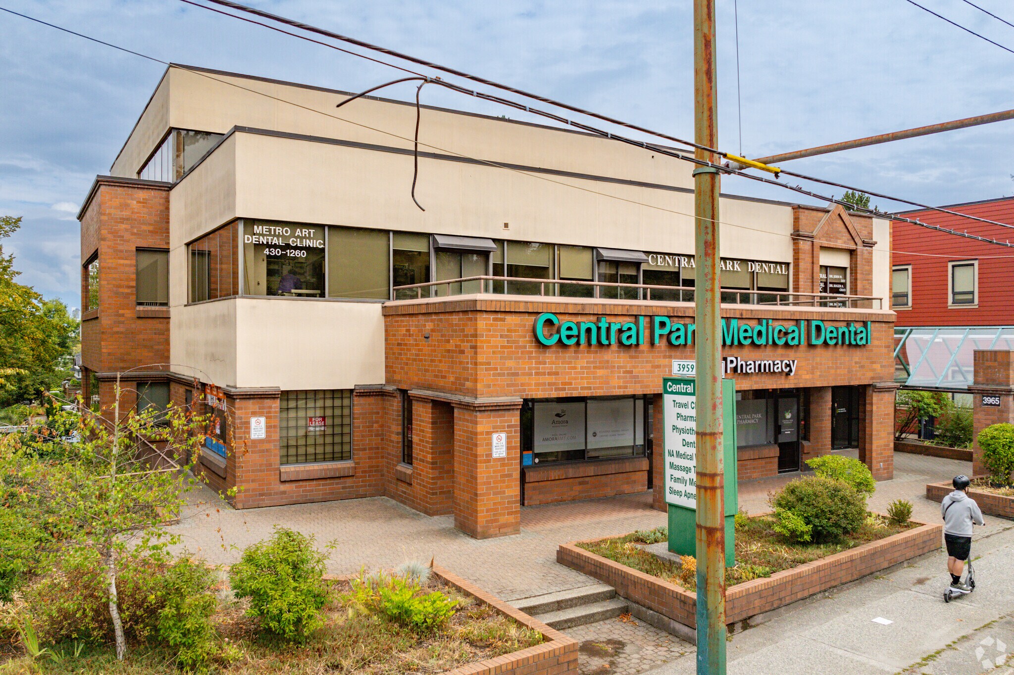 3959-3965 Kingsway, Burnaby, BC à louer Photo du bâtiment- Image 1 de 3