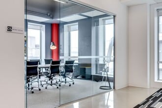 250-300 Saint-Antoine O, Montréal, QC à louer Photo intérieure- Image 2 de 24