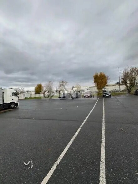 Industriel dans Combs-la-Ville à louer - Photo du bâtiment - Image 2 de 3