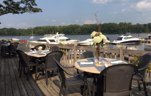 80 Shady Harbor Dr, New Baltimore, NY à louer - Photo du bâtiment - Image 2 de 3