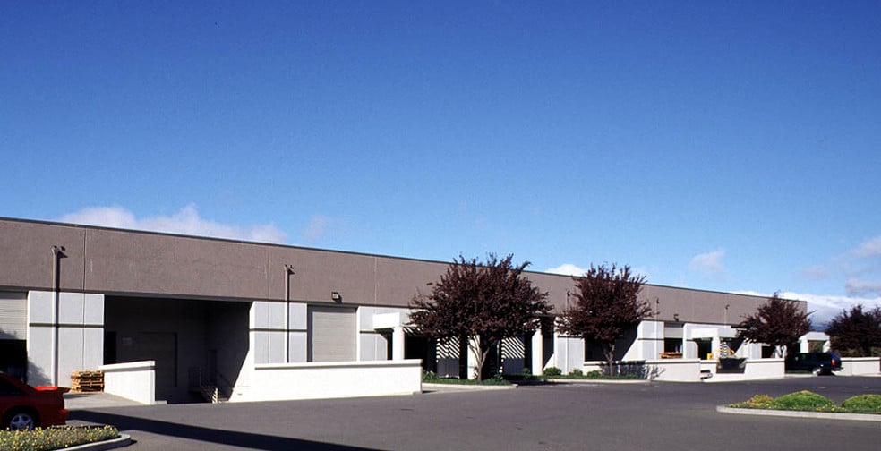 2350 S Watney Way, Fairfield, CA à louer - Autre - Image 2 de 11