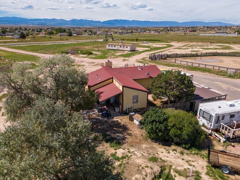 1401 McCulloch, Pueblo West, CO à vendre - Photo du bâtiment - Image 2 de 17