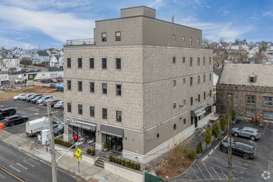 10 Pearl St, Port Chester, NY for lease - Primary Photo - Image 1 of 5