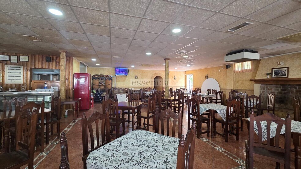 Retail in València for sale - Building Photo - Image 1 of 48