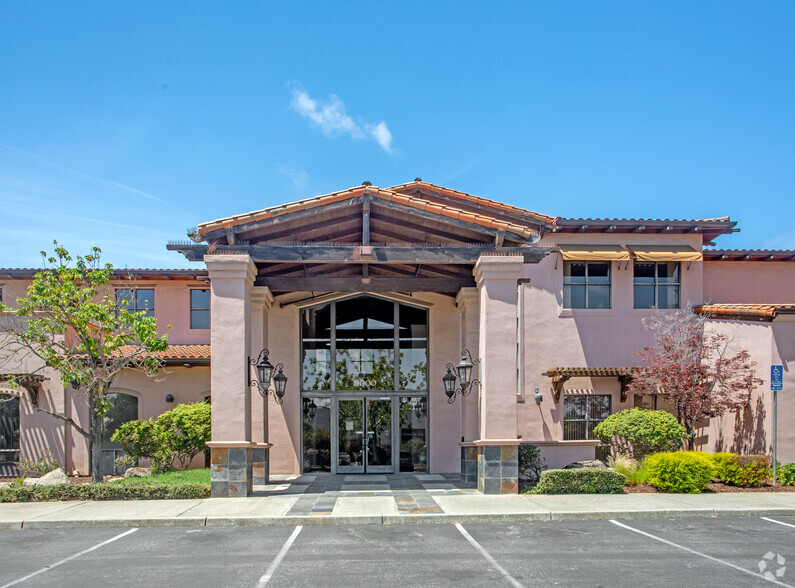 8000 Santa Teresa Blvd, Gilroy, CA à louer - Photo du bâtiment - Image 1 de 8