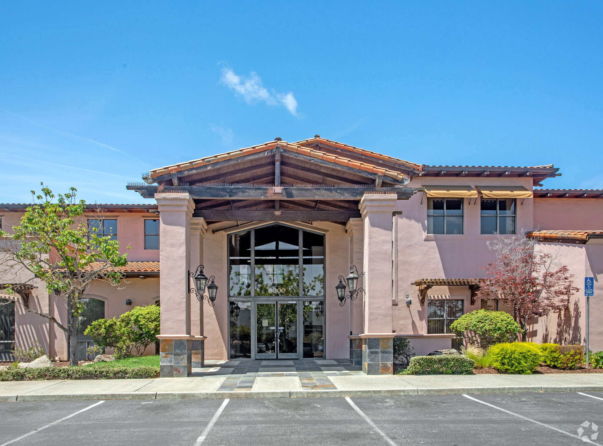 8000 Santa Teresa Blvd, Gilroy, CA à louer Photo du bâtiment- Image 1 de 9