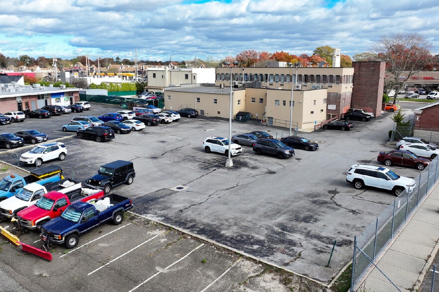 1228 Wantagh Ave, Wantagh, NY for sale - Building Photo - Image 2 of 4
