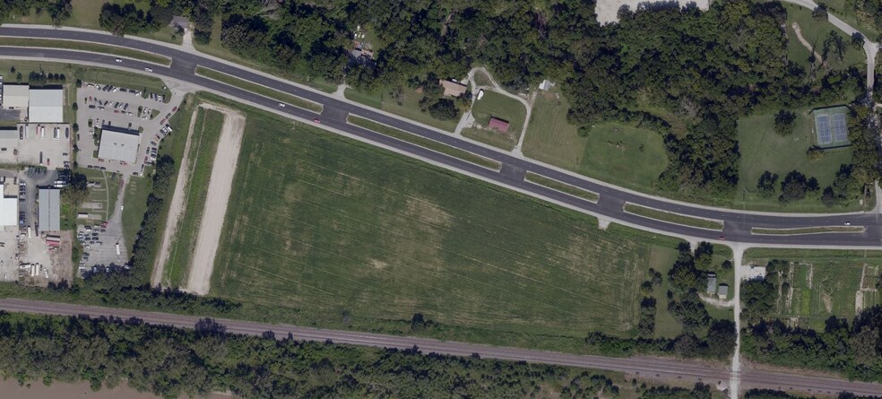 11301 Kaw Drive, Edwardsville, KS à vendre - Photo du bâtiment - Image 2 de 4