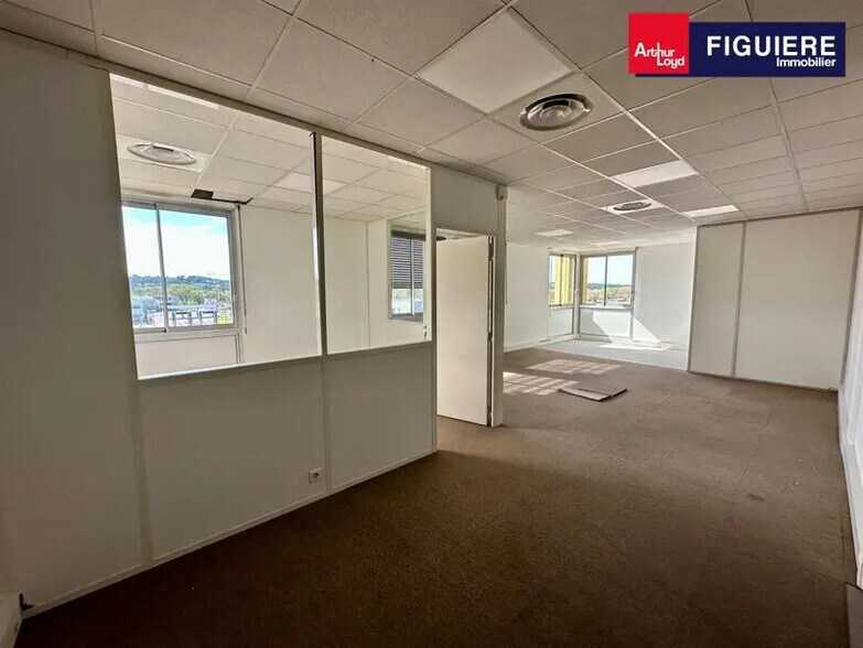 5 Rue Charles Duchesne, Aix-en-Provence for lease - Interior Photo - Image 3 of 14