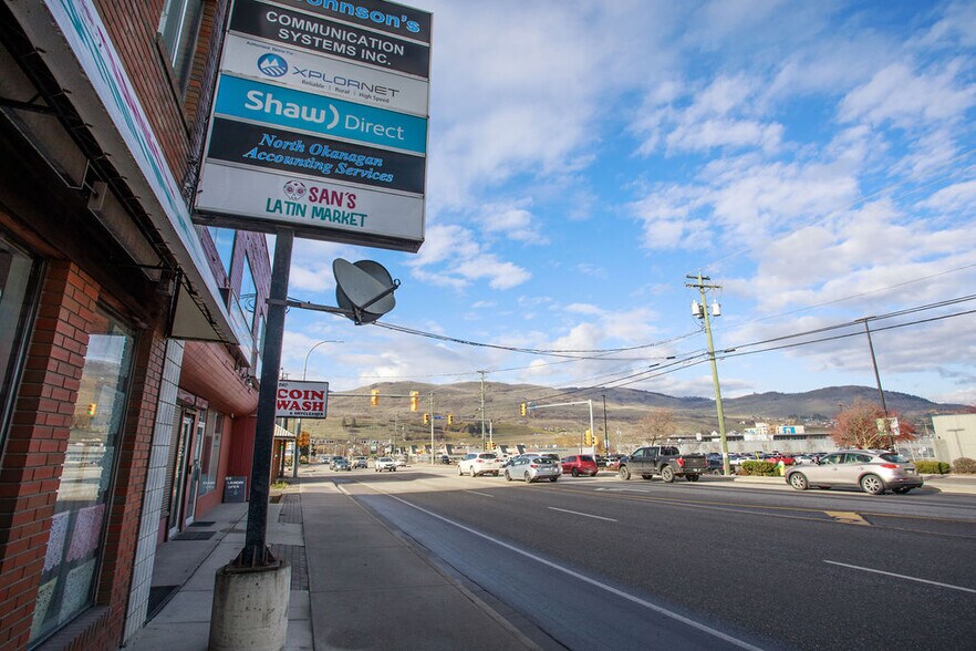 2810 48 Av, Vernon, BC à louer - Photo du bâtiment - Image 2 de 7