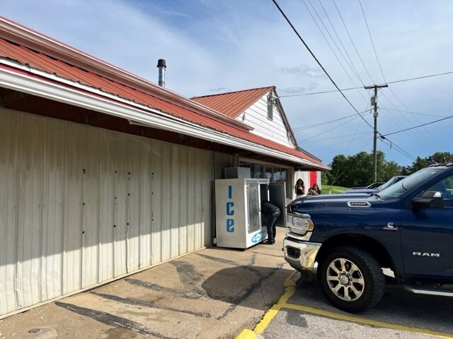 23727 Ashton Upland Rd, Milton, WV for lease - Building Photo - Image 2 of 6