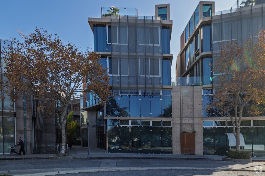 102 University Ave, Palo Alto, CA à vendre - Photo du bâtiment - Image 3 de 7