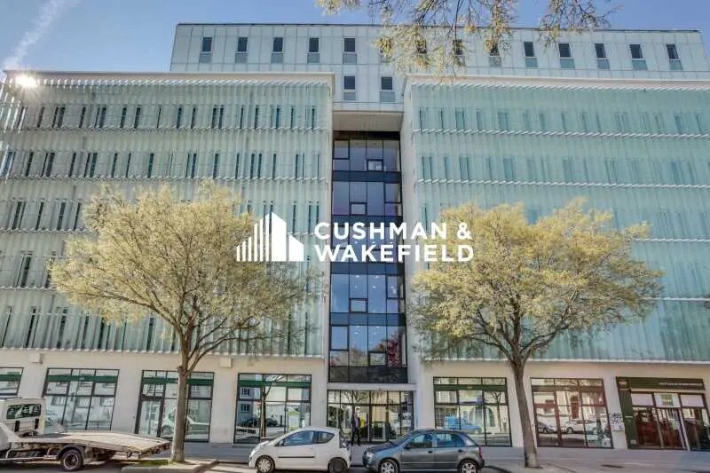 210 Avenue Jean Jaurès, Lyon à louer - Photo du bâtiment - Image 3 de 11