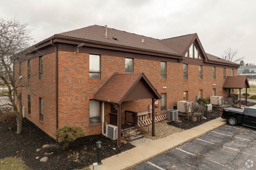 3747-3781 Fishcreek Rd, Stow, OH à vendre - Photo du bâtiment - Image 3 de 5