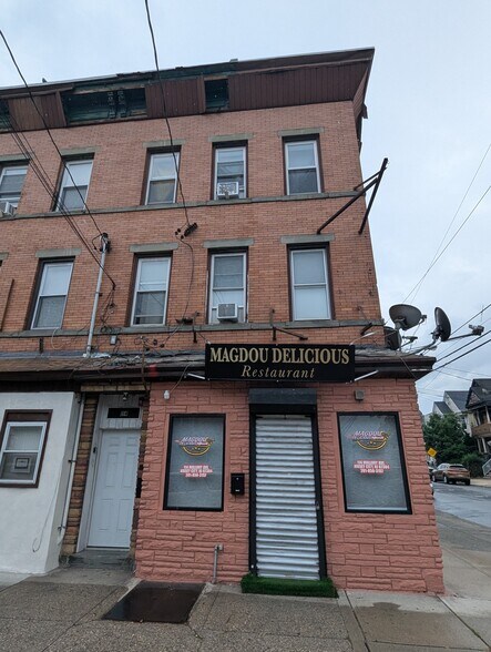 114 Mallory Ave, Jersey City, NJ à vendre - Photo du bâtiment - Image 1 de 13