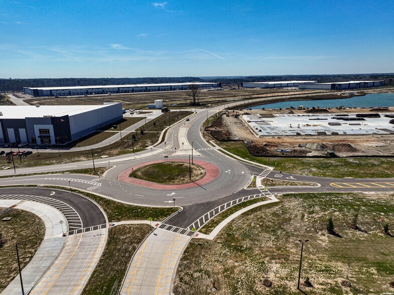 Warehouse Dr, Savannah, GA à louer - Photo du bâtiment - Image 2 de 2
