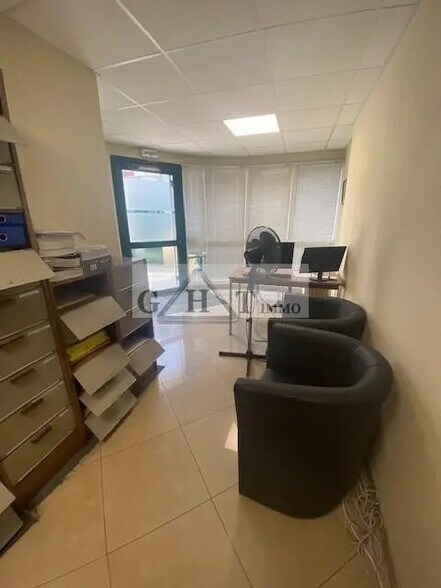 Commerce de détail dans Alfortville à louer - Photo intérieure - Image 3 de 4