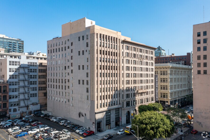 742-748 S Hill St, Los Angeles, CA à louer - Photo du bâtiment - Image 2 de 90