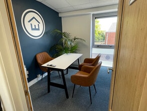 Millfield Ln, York for lease Interior Photo- Image 1 of 3