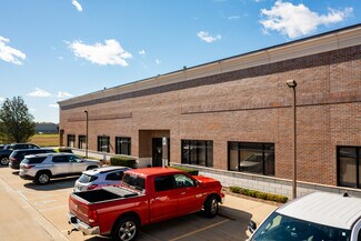 Plus de détails pour 16049-16089 Leone Dr, Macomb Township, MI - Industriel à louer