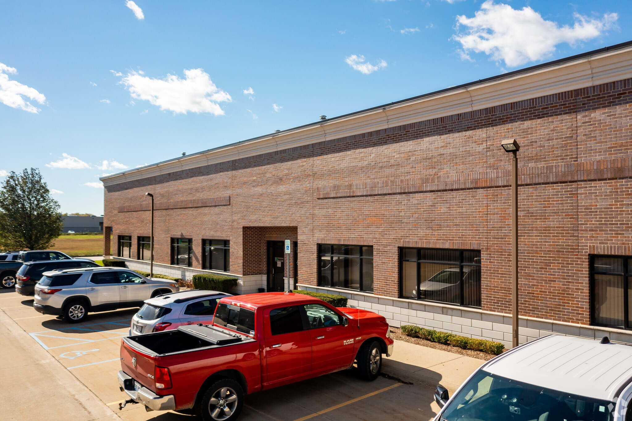 16049-16089 Leone Dr, Macomb Township, MI for lease Primary Photo- Image 1 of 8