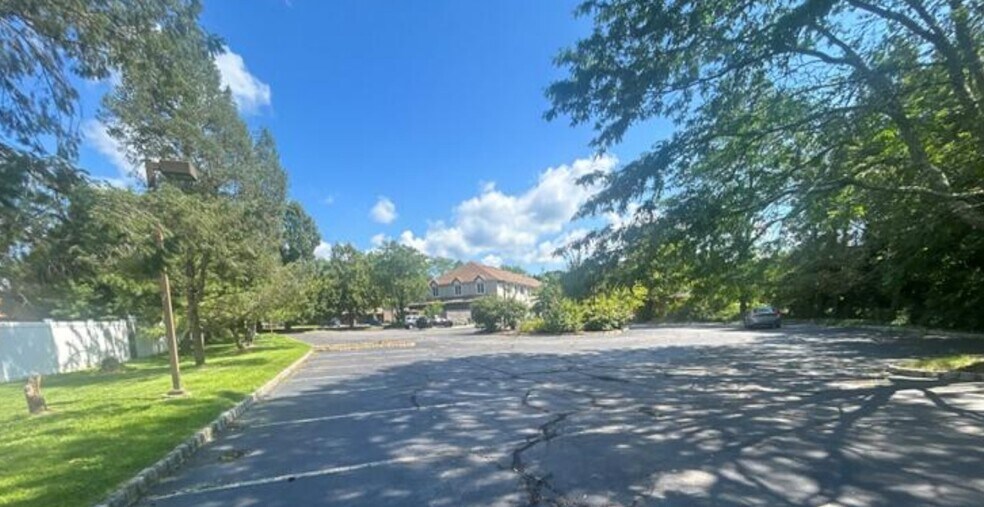 353 Georges Rd, Dayton, NJ à vendre - Photo du bâtiment - Image 3 de 5