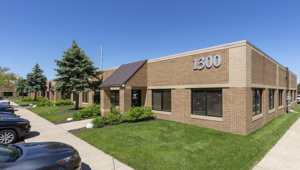 1300 Victors Way, Ann Arbor, MI à louer - Photo du bâtiment - Image 2 de 2
