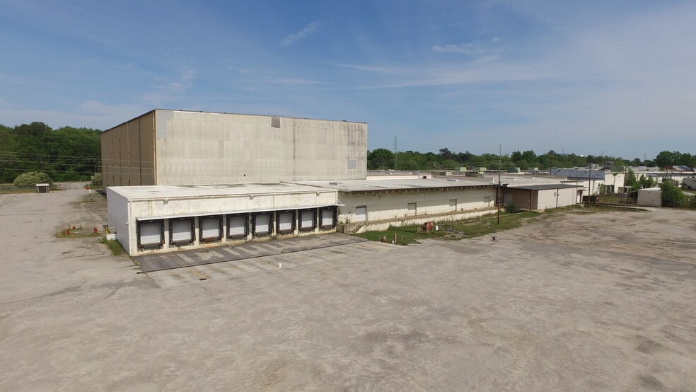 901 N Douglas St, Florence, SC for sale - Building Photo - Image 1 of 7