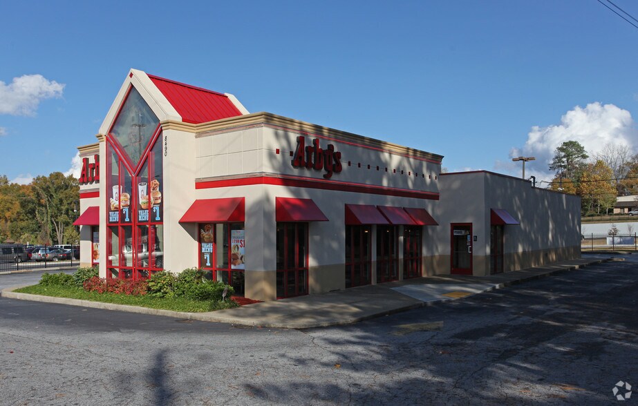 8490 Tara Blvd, Jonesboro, GA à louer - Photo principale - Image 1 de 6
