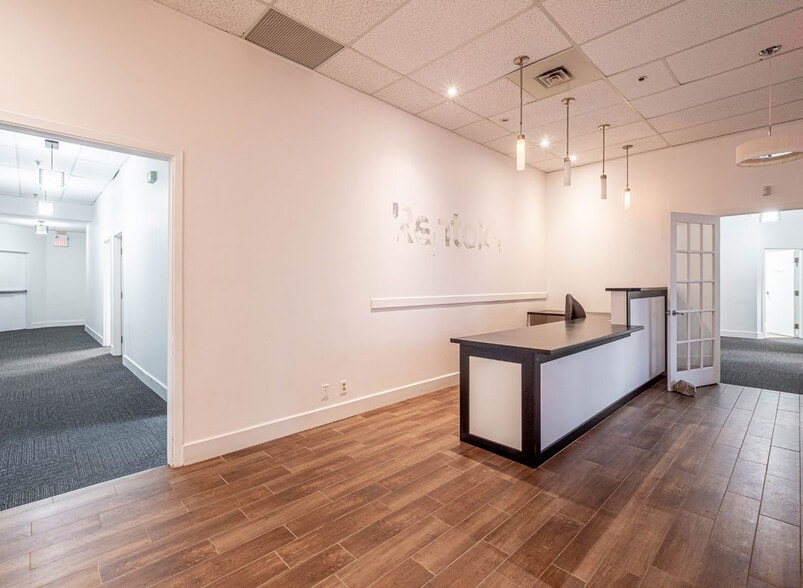 11 Glendale ave, Halifax, NS for lease - Lobby - Image 3 of 4