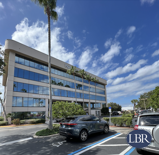 930 S Harbor City Blvd, Melbourne, FL for lease - Building Photo - Image 1 of 5