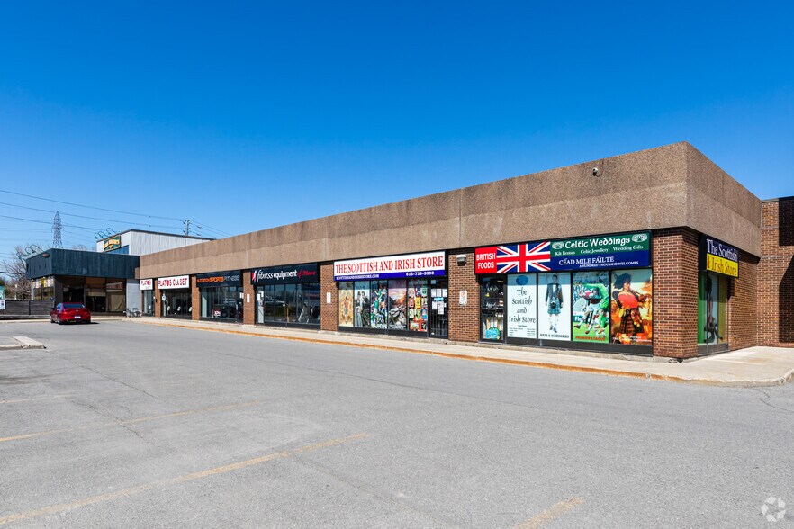 1705-1749 St Laurent Blvd, Ottawa, ON à louer - Photo du bâtiment - Image 3 de 4