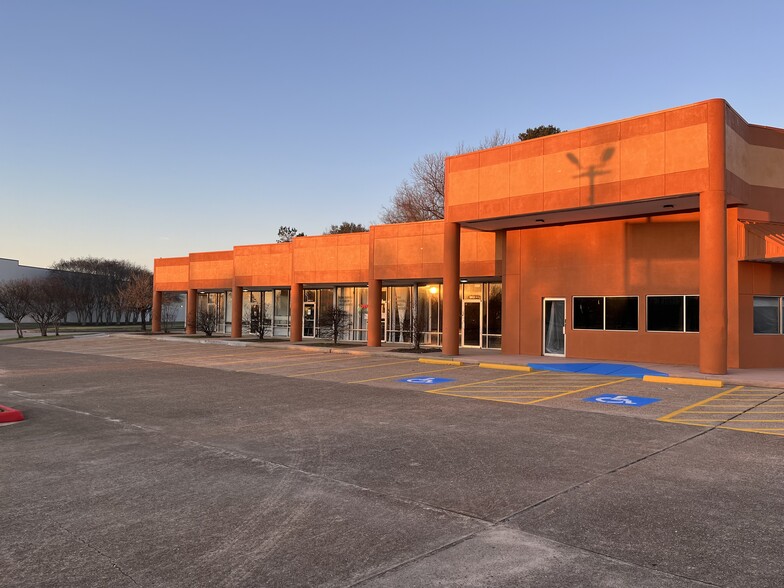 18405 SH 249, Houston, TX for lease - Building Photo - Image 3 of 6