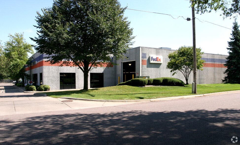 9219 Grand Ave S, Bloomington, MN à louer - Photo du bâtiment - Image 2 de 3