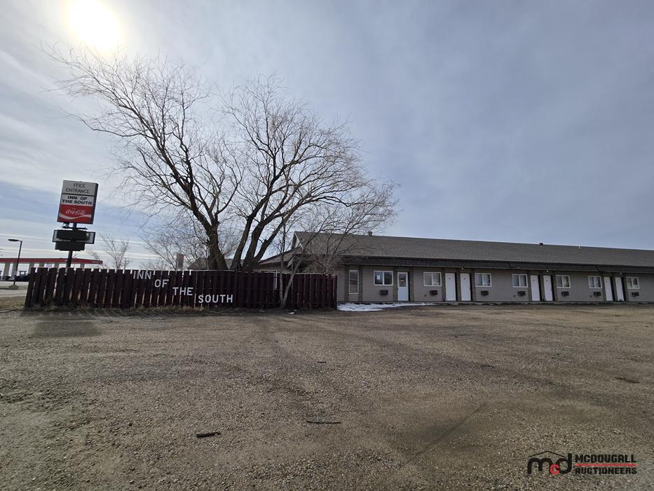 775 W 5th Ave, Shaunavon, SK à vendre Photo principale- Image 1 de 48