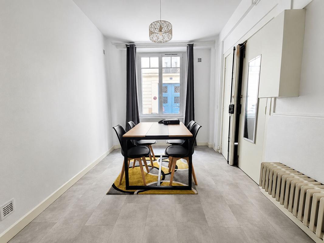 Office in Paris for sale Interior Photo- Image 1 of 3