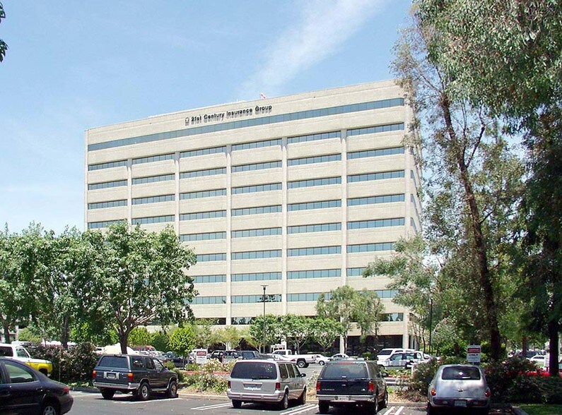 6301 Owensmouth Ave, Woodland Hills, CA for lease - Other - Image 1 of 12