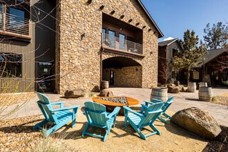 19885 7th St, Bend, OR à vendre Photo du bâtiment- Image 2 de 18