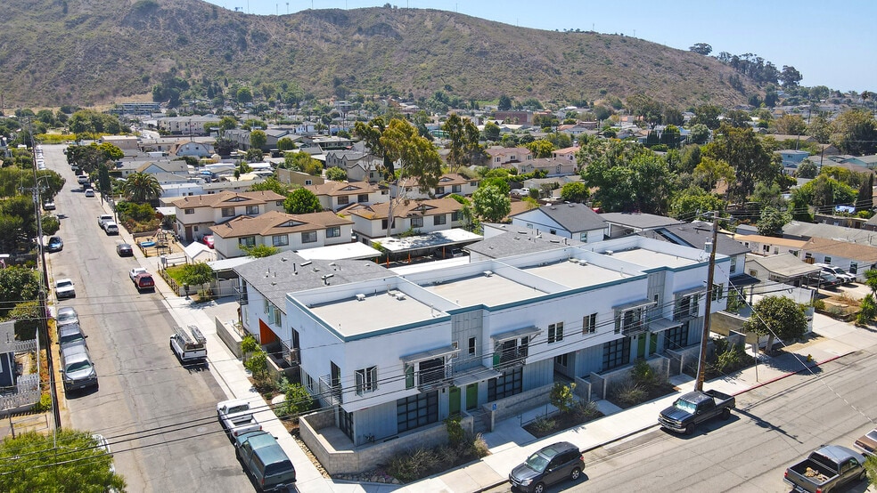 186 Bell Way, Ventura, CA for sale - Building Photo - Image 2 of 22