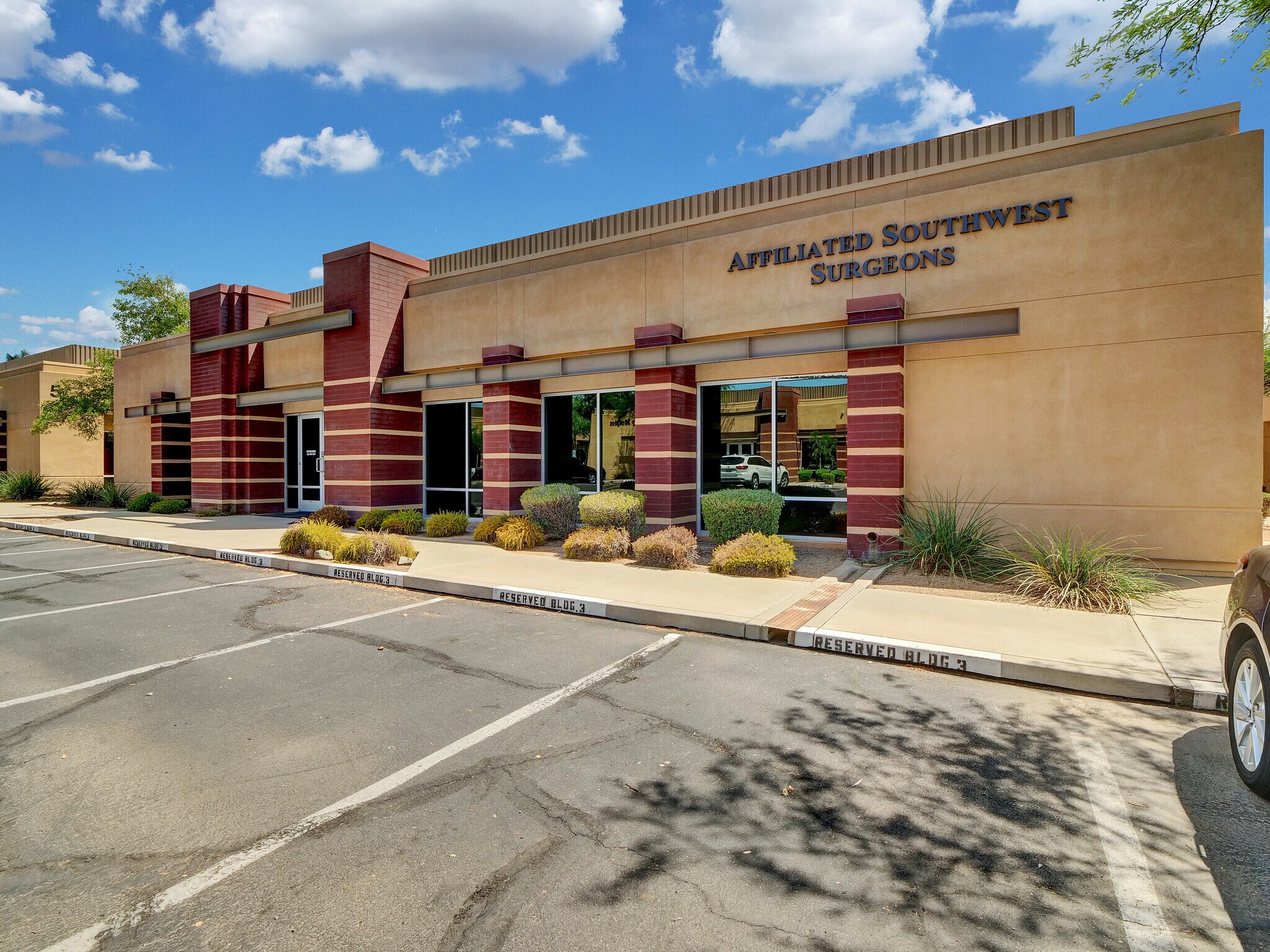 20033 N 19th Ave, Phoenix, AZ à vendre Photo du bâtiment- Image 1 de 18